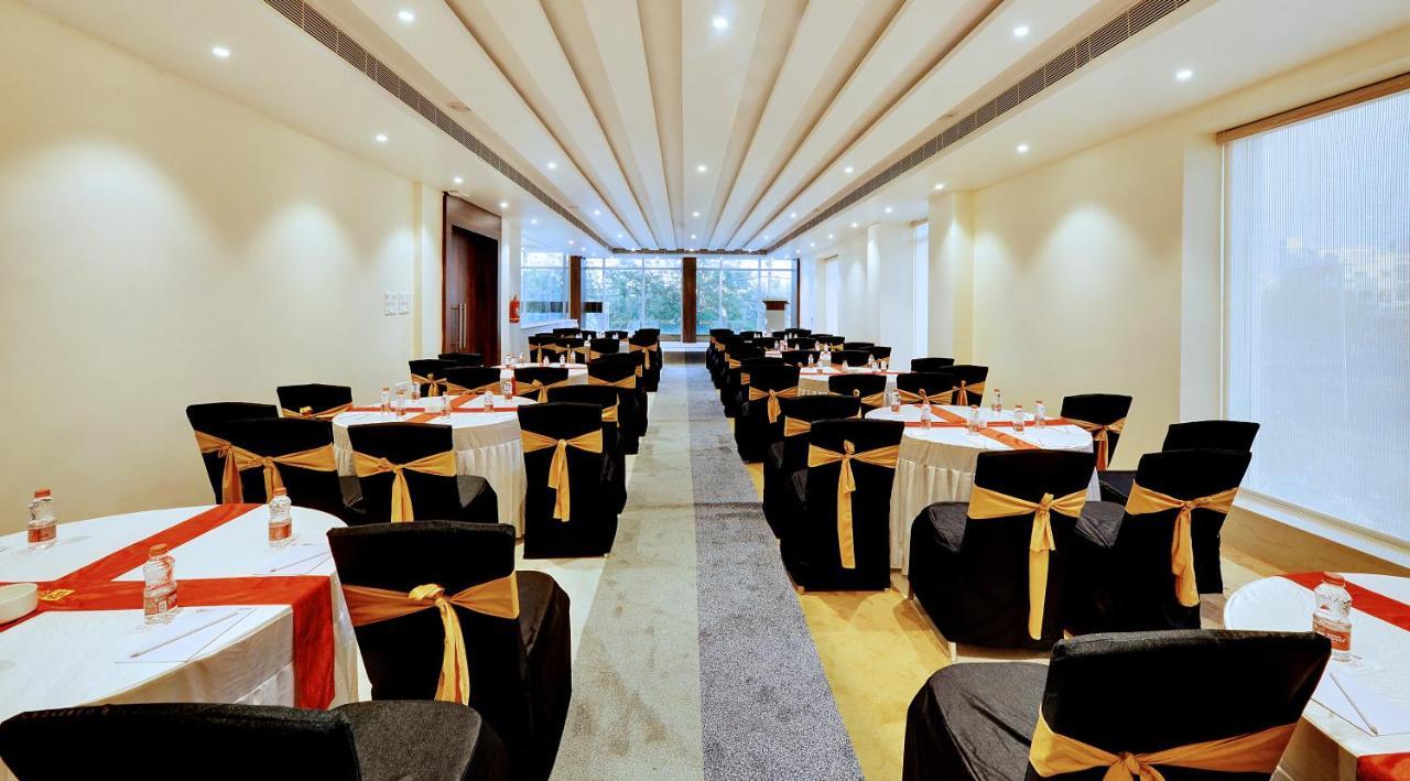 Mastiff Select Gulbarga Hotel 굴바르가 외부 사진