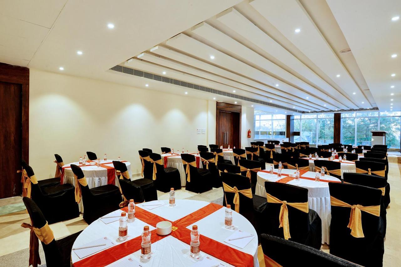 Mastiff Select Gulbarga Hotel 굴바르가 외부 사진